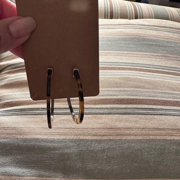 Tortoise Shell Hoop Earrings - Picture 2 of 4